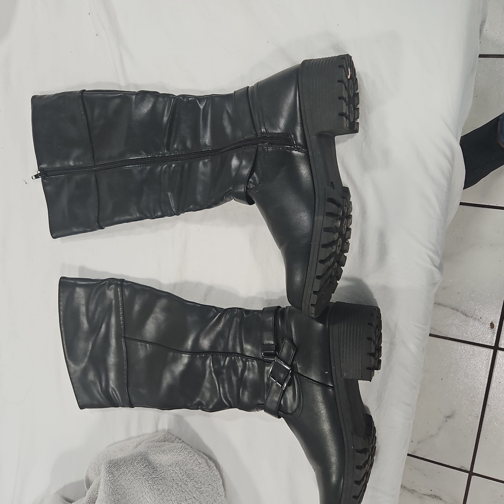 Boots 8.5